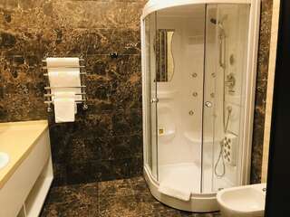 Отель MyLINE relax complex Нур-Султан Большой двухместный номер с 1 кроватью-6