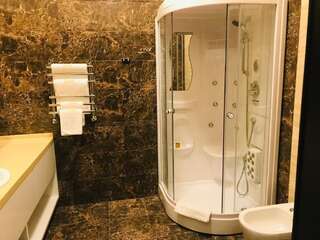 Отель MyLINE relax complex Нур-Султан Большой двухместный номер с 1 кроватью-14